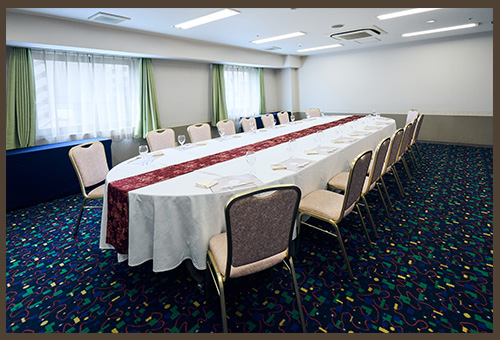 小会場 ローズ・アイリス内観